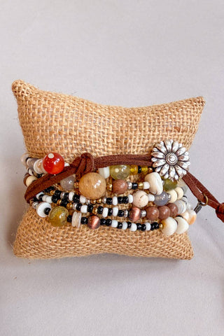 Begonia Necklace Beige